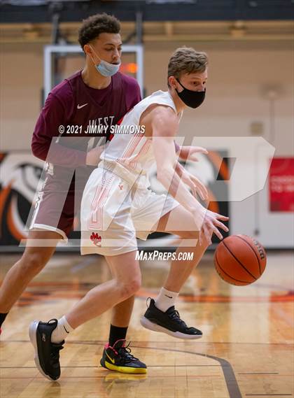 Thumbnail 3 in Belleville West @ Edwardsville (IHSA SWC Semifinal) photogallery.