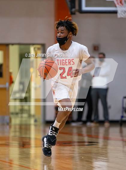 Thumbnail 3 in Belleville West @ Edwardsville (IHSA SWC Semifinal) photogallery.