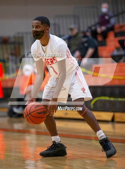 Thumbnail 1 in Belleville West @ Edwardsville (IHSA SWC Semifinal) photogallery.