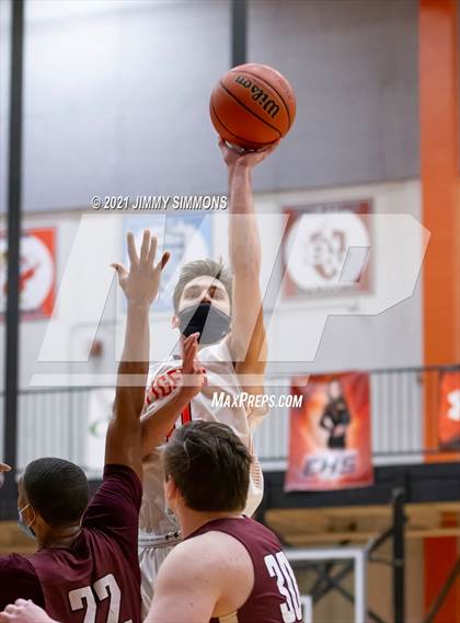 Thumbnail 2 in Belleville West @ Edwardsville (IHSA SWC Semifinal) photogallery.
