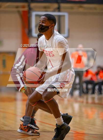 Thumbnail 1 in Belleville West @ Edwardsville (IHSA SWC Semifinal) photogallery.