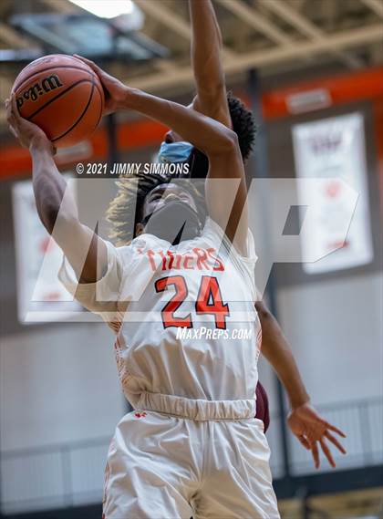 Thumbnail 1 in Belleville West @ Edwardsville (IHSA SWC Semifinal) photogallery.