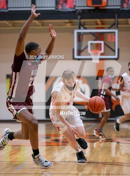 Thumbnail 2 in Belleville West @ Edwardsville (IHSA SWC Semifinal) photogallery.