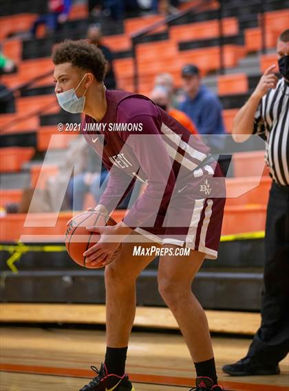 Thumbnail 3 in Belleville West @ Edwardsville (IHSA SWC Semifinal) photogallery.