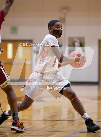 Thumbnail 1 in Belleville West @ Edwardsville (IHSA SWC Semifinal) photogallery.