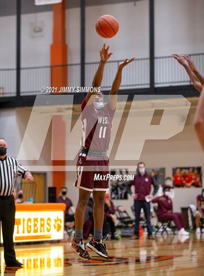 Thumbnail 3 in Belleville West @ Edwardsville (IHSA SWC Semifinal) photogallery.