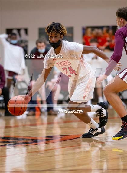 Thumbnail 3 in Belleville West @ Edwardsville (IHSA SWC Semifinal) photogallery.