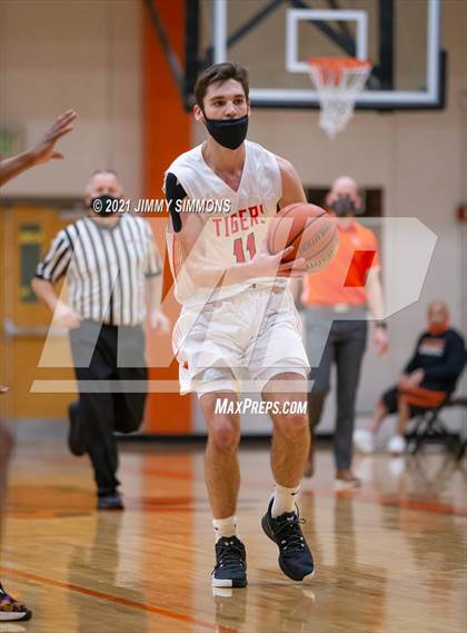 Thumbnail 2 in Belleville West @ Edwardsville (IHSA SWC Semifinal) photogallery.