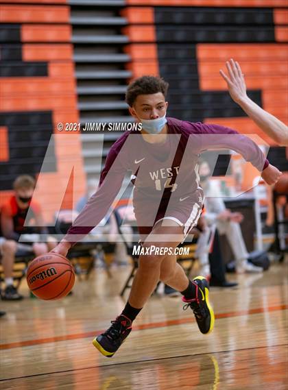 Thumbnail 1 in Belleville West @ Edwardsville (IHSA SWC Semifinal) photogallery.