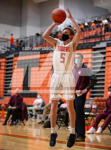 Thumbnail 3 in Belleville West @ Edwardsville (IHSA SWC Semifinal) photogallery.