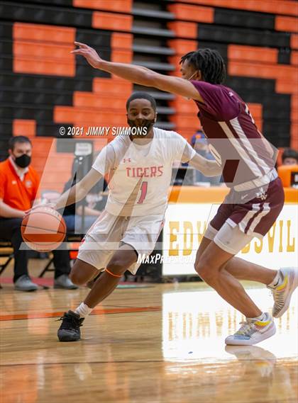 Thumbnail 1 in Belleville West @ Edwardsville (IHSA SWC Semifinal) photogallery.