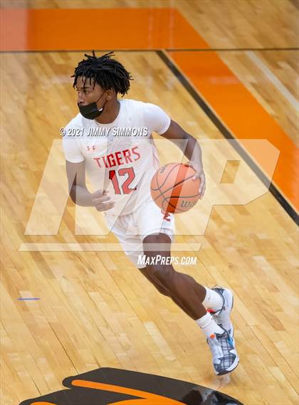 Thumbnail 1 in Belleville West @ Edwardsville (IHSA SWC Semifinal) photogallery.