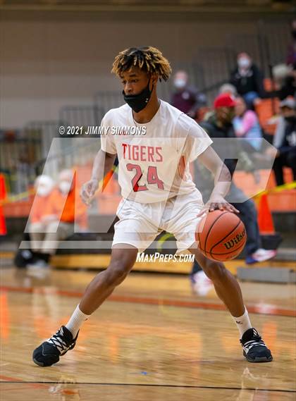 Thumbnail 3 in Belleville West @ Edwardsville (IHSA SWC Semifinal) photogallery.