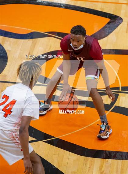 Thumbnail 1 in Belleville West @ Edwardsville (IHSA SWC Semifinal) photogallery.