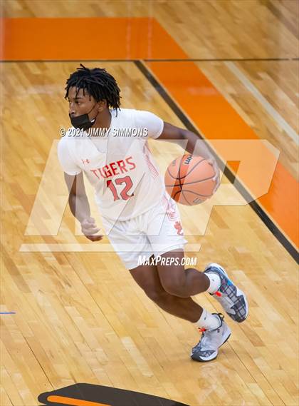 Thumbnail 3 in Belleville West @ Edwardsville (IHSA SWC Semifinal) photogallery.