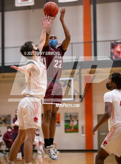 Thumbnail 3 in Belleville West @ Edwardsville (IHSA SWC Semifinal) photogallery.
