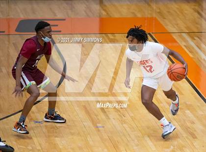 Thumbnail 1 in Belleville West @ Edwardsville (IHSA SWC Semifinal) photogallery.