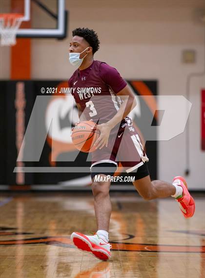 Thumbnail 1 in Belleville West @ Edwardsville (IHSA SWC Semifinal) photogallery.