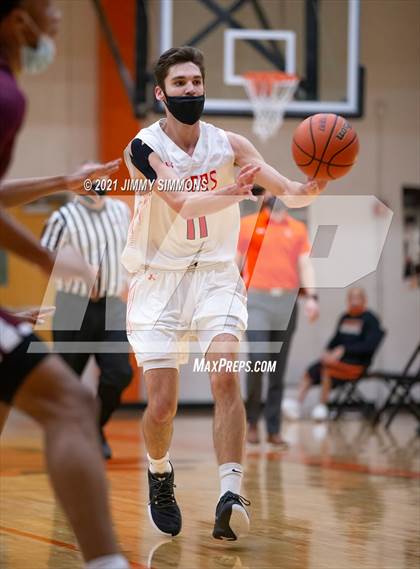 Thumbnail 3 in Belleville West @ Edwardsville (IHSA SWC Semifinal) photogallery.