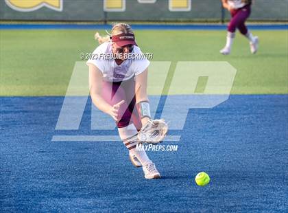 Thumbnail 2 in Whitesboro @ Prairiland (UIL 3A Softball Regional Quarterfinal) photogallery.