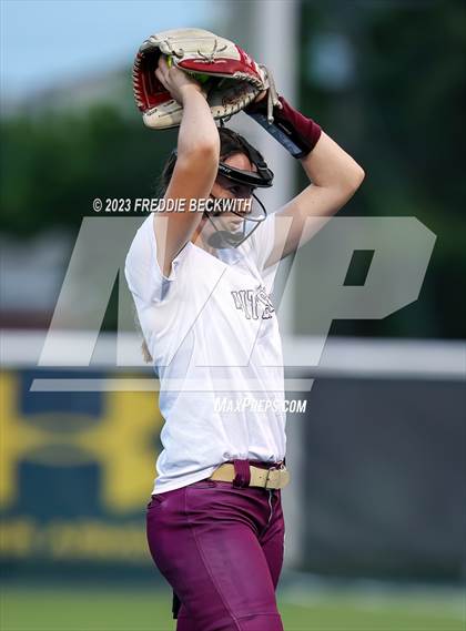 Thumbnail 2 in Whitesboro @ Prairiland (UIL 3A Softball Regional Quarterfinal) photogallery.