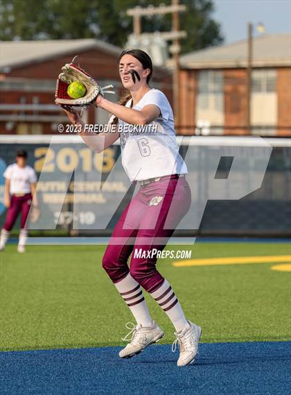 Thumbnail 3 in Whitesboro @ Prairiland (UIL 3A Softball Regional Quarterfinal) photogallery.