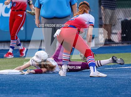 Thumbnail 2 in Whitesboro @ Prairiland (UIL 3A Softball Regional Quarterfinal) photogallery.