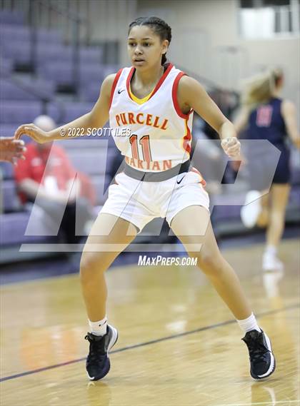 Thumbnail 2 in Bishop Hartley vs. Purcell Marian (OGBR Classic in the City) photogallery.