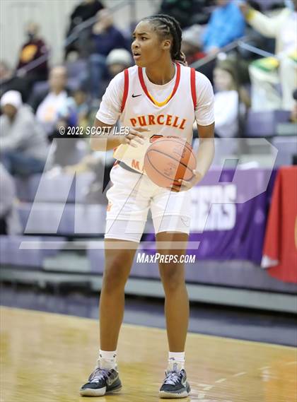 Thumbnail 2 in Bishop Hartley vs. Purcell Marian (OGBR Classic in the City) photogallery.