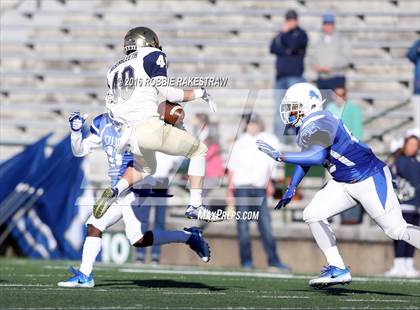Thumbnail 2 in Tyler vs. Dallas Jesuit (UIL 6A Area Playoff) photogallery.