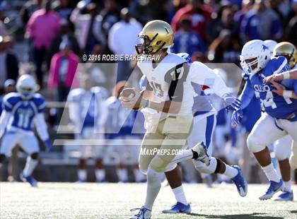 Thumbnail 2 in Tyler vs. Dallas Jesuit (UIL 6A Area Playoff) photogallery.