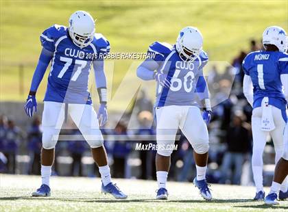 Thumbnail 2 in Tyler vs. Dallas Jesuit (UIL 6A Area Playoff) photogallery.