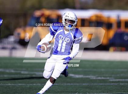 Thumbnail 1 in Tyler vs. Dallas Jesuit (UIL 6A Area Playoff) photogallery.