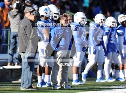 Thumbnail 2 in Tyler vs. Dallas Jesuit (UIL 6A Area Playoff) photogallery.