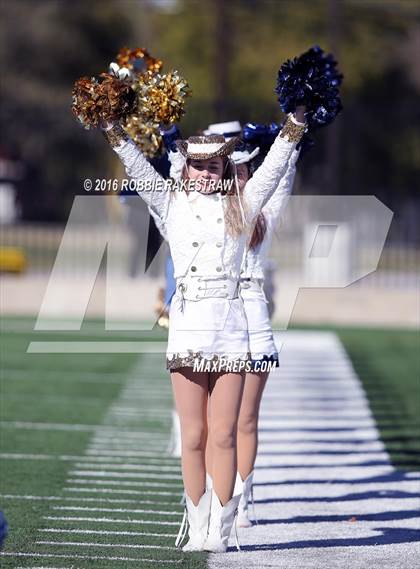 Thumbnail 2 in Tyler vs. Dallas Jesuit (UIL 6A Area Playoff) photogallery.