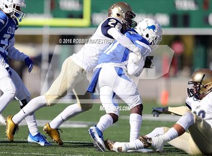 Thumbnail 3 in Tyler vs. Dallas Jesuit (UIL 6A Area Playoff) photogallery.