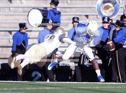 Thumbnail 3 in Tyler vs. Dallas Jesuit (UIL 6A Area Playoff) photogallery.