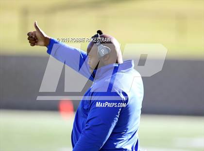 Thumbnail 1 in Tyler vs. Dallas Jesuit (UIL 6A Area Playoff) photogallery.