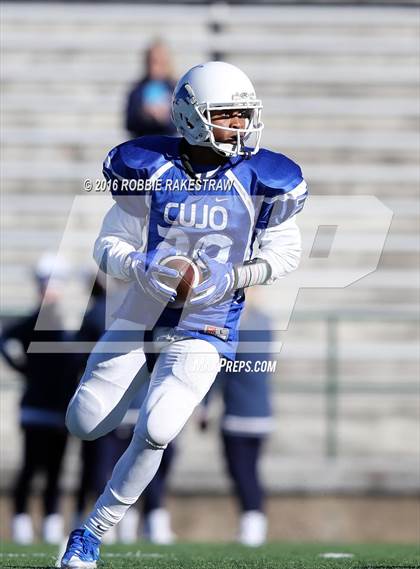 Thumbnail 2 in Tyler vs. Dallas Jesuit (UIL 6A Area Playoff) photogallery.