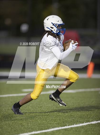 Thumbnail 2 in Catholic Memorial vs Muskego (Scrimmage) photogallery.