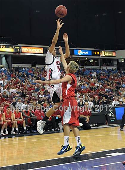 Thumbnail 3 in Antelope vs. Lodi (CIF SJS D2 Final) photogallery.