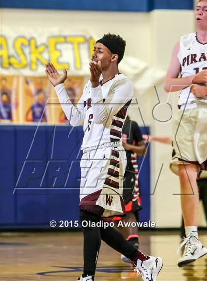 Thumbnail 2 in Wylie vs. Rockwall-Heath (UIL 5A Division I Area Playoff) photogallery.