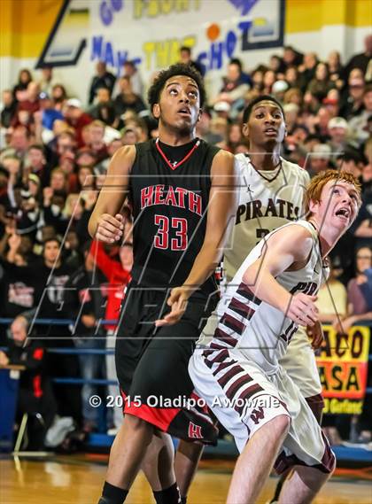 Thumbnail 3 in Wylie vs. Rockwall-Heath (UIL 5A Division I Area Playoff) photogallery.