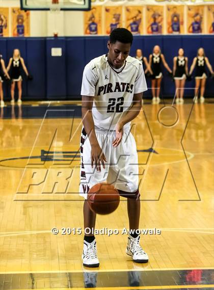 Thumbnail 2 in Wylie vs. Rockwall-Heath (UIL 5A Division I Area Playoff) photogallery.