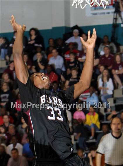 Thumbnail 3 in Bastrop vs. Hutto (4A Region 2 Regional Quarterfinal) photogallery.