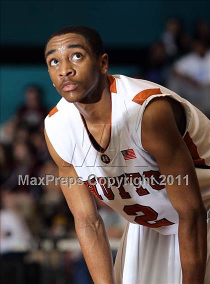 Thumbnail 1 in Bastrop vs. Hutto (4A Region 2 Regional Quarterfinal) photogallery.