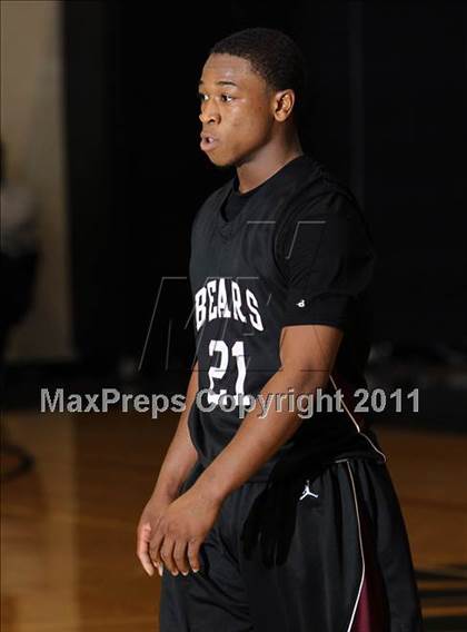 Thumbnail 1 in Bastrop vs. Hutto (4A Region 2 Regional Quarterfinal) photogallery.