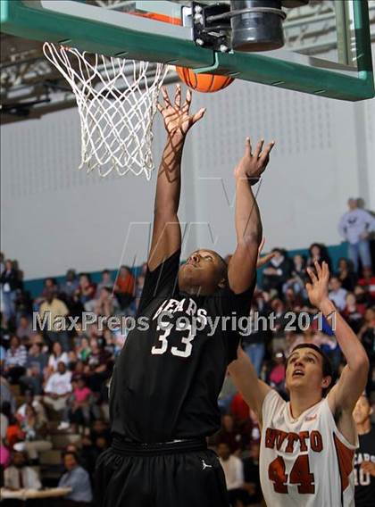 Thumbnail 2 in Bastrop vs. Hutto (4A Region 2 Regional Quarterfinal) photogallery.