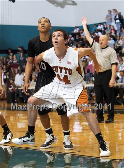 Thumbnail 3 in Bastrop vs. Hutto (4A Region 2 Regional Quarterfinal) photogallery.