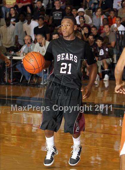 Thumbnail 3 in Bastrop vs. Hutto (4A Region 2 Regional Quarterfinal) photogallery.